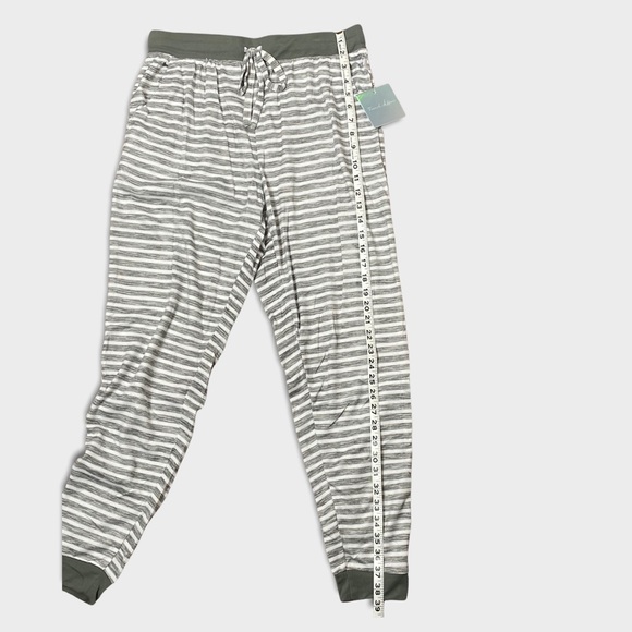 French Stripe Lounge Pants - Picture 11 of 13